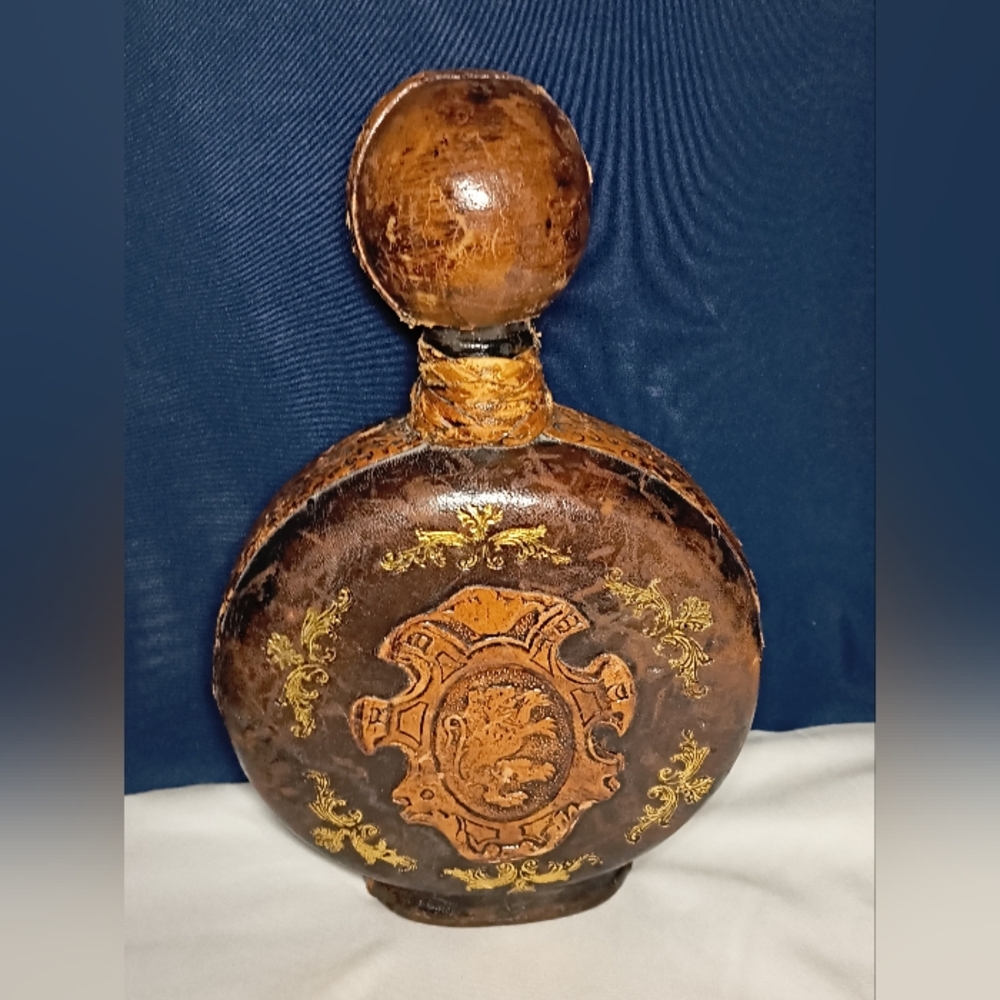 😲 Vintage Handmade Italian Leather Decanter